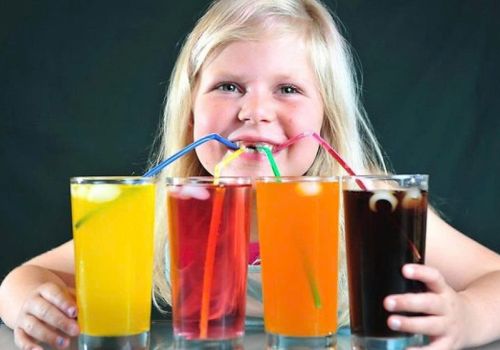 HẠN CHẾ NƯỚC NGỌT CÓ GA TRƯỚC KHI CON BỊ HỎNG TOÀN BỘ RĂNG